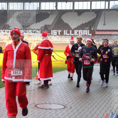 07.12.2025 - St. Pauli X-Mass-Run No. 15 Luisa Fischer http://msf.ph/oto/9377204 07.12.2025 10:25:47 Ziel 1012, 1631, 4445, 411, 4118, 4121, 50, 129, 211, 404, 1012, 1069, 1247, 1631, 1977, 1987, 1995, 2029, 2680, 3742, 3962, 4118, 4119, 4121, 4162, 4164, 4201, 4202, 4204, 4284, 4335, 4372, 4373, 4431, 4445, 4474, 4482, 4485, 4513, 4514, 4846 meine-sportfotos.de