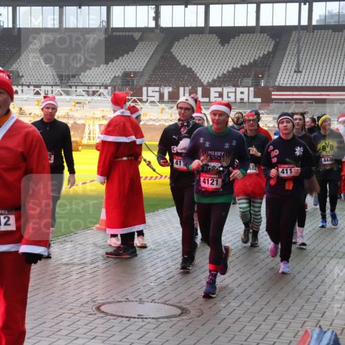 07.12.2025 - St. Pauli X-Mass-Run No. 15 Luisa Fischer http://msf.ph/oto/9377211 07.12.2025 10:25:48 Ziel 1012, 41, 48, 411, 4121, 09, 4445, 50, 129, 211, 404, 1012, 1069, 1247, 1631, 1977, 1987, 1995, 2029, 2680, 3742, 3962, 4118, 4119, 4121, 4162, 4164, 4201, 4202, 4204, 4284, 4335, 4372, 4373, 4431, 4445, 4474, 4482, 4485, 4501, 4513, 4514, 4846 meine-sportfotos.de