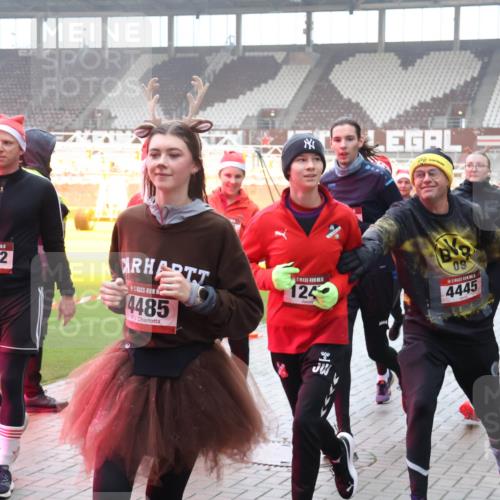 07.12.2025 - St. Pauli X-Mass-Run No. 15 Luisa Fischer http://msf.ph/oto/9377236 07.12.2025 10:25:51 Ziel 5, 4542, 4485, 125, 09, 4445, 31, 50, 129, 211, 369, 398, 404, 1012, 1069, 1247, 1631, 1977, 1987, 1995, 2029, 2104, 2680, 3742, 3779, 3962, 4118, 4119, 4121, 4162, 4164, 4201, 4202, 4204, 4284, 4335, 4372, 4373, 4431, 4445, 4474, 4482, 4485, 4501, 4513, 4514, 4846 meine-sportfotos.de