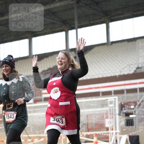 07.12.2025 - St. Pauli X-Mass-Run No. 15 Patografie http://msf.ph/oto/9377245 07.12.2025 10:07:27 Ziel 256, 265, 272, 517, 657, 685, 716, 767, 1187, 1234, 1447, 1449, 1543, 3003 meine-sportfotos.de