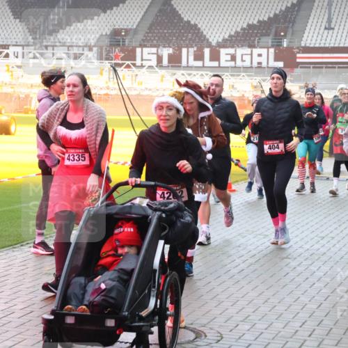 07.12.2025 - St. Pauli X-Mass-Run No. 15 Luisa Fischer http://msf.ph/oto/9377287 07.12.2025 10:26:04 Ziel 4335, 42, 2, 21, 404, 106, 4162, 214, 1, 50, 129, 211, 369, 374, 387, 398, 404, 422, 1069, 1227, 1247, 1538, 1561, 1581, 1586, 1631, 1977, 1987, 1995, 2029, 2041, 2104, 2106, 2149, 2191, 2215, 2680, 2896, 3742, 3779, 3805, 3910, 3918, 3962, 4118, 4119, 4121, 4162, 4164, 4201, 4202, 4204, 4284, 4300, 4301, 4335, 4372, 4373, 4445, 4482, 4485, 4501, 4775, 4782 meine-sportfotos.de