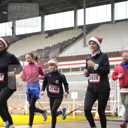 07.12.2025 - St. Pauli X-Mass-Run No. 15 Patografie http://msf.ph/oto/9377340 07.12.2025 10:07:57 Ziel 2692, 3627, 3628, 4231, 4623, 4624, 4626, 4734, 4737, 4740 meine-sportfotos.de