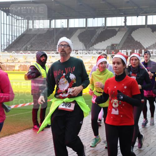 07.12.2025 - St. Pauli X-Mass-Run No. 15 Luisa Fischer http://msf.ph/oto/9377353 07.12.2025 10:26:12 Ziel 428, 4501, 369, 50, 129, 211, 369, 374, 387, 398, 404, 422, 1069, 1227, 1247, 1538, 1561, 1581, 1586, 1631, 2029, 2041, 2104, 2106, 2149, 2191, 2215, 2680, 2896, 3742, 3779, 3805, 3910, 3918, 4118, 4119, 4121, 4162, 4164, 4201, 4202, 4204, 4284, 4300, 4301, 4372, 4373, 4445, 4482, 4485, 4492, 4501, 4775, 4782 meine-sportfotos.de