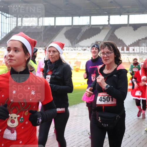 07.12.2025 - St. Pauli X-Mass-Run No. 15 Luisa Fischer http://msf.ph/oto/9377361 07.12.2025 10:26:13 Ziel 20, 4501, 179, 214, 50, 129, 211, 369, 374, 387, 398, 404, 422, 1069, 1227, 1247, 1538, 1561, 1581, 1586, 1631, 2029, 2041, 2104, 2106, 2149, 2191, 2215, 2680, 2896, 3742, 3779, 3805, 3910, 3918, 4118, 4119, 4121, 4162, 4164, 4201, 4202, 4204, 4284, 4300, 4301, 4372, 4373, 4445, 4482, 4485, 4492, 4501, 4775, 4782 meine-sportfotos.de