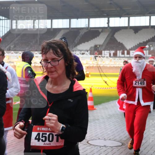 07.12.2025 - St. Pauli X-Mass-Run No. 15 Luisa Fischer http://msf.ph/oto/9377367 07.12.2025 10:26:14 Ziel 4501, 2149, 50, 129, 211, 369, 374, 387, 398, 404, 422, 1069, 1227, 1247, 1538, 1561, 1581, 1586, 1631, 2029, 2041, 2104, 2106, 2149, 2191, 2215, 2680, 2896, 3742, 3779, 3805, 3910, 3918, 4118, 4119, 4121, 4162, 4164, 4202, 4284, 4300, 4301, 4372, 4373, 4445, 4482, 4485, 4492, 4501, 4775, 4782 meine-sportfotos.de