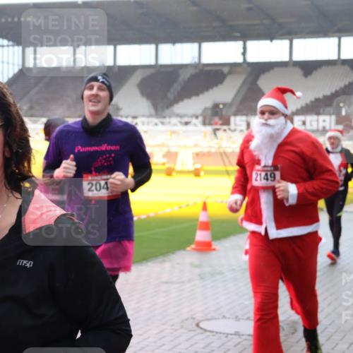 07.12.2025 - St. Pauli X-Mass-Run No. 15 Luisa Fischer http://msf.ph/oto/9377370 07.12.2025 10:26:14 Ziel 2149, 204, 50, 129, 211, 369, 374, 387, 398, 404, 422, 1069, 1227, 1247, 1538, 1561, 1581, 1586, 1631, 2029, 2041, 2104, 2106, 2149, 2191, 2215, 2680, 2896, 3742, 3779, 3805, 3910, 3918, 4118, 4119, 4121, 4162, 4164, 4202, 4284, 4300, 4301, 4372, 4373, 4445, 4482, 4485, 4492, 4501, 4775, 4782 meine-sportfotos.de