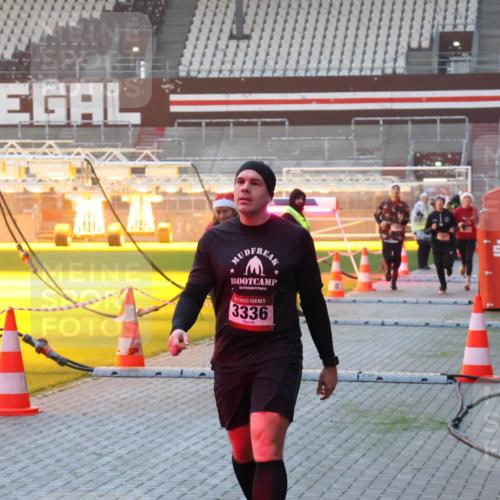 07.12.2025 - St. Pauli X-Mass-Run No. 15 Luisa Fischer http://msf.ph/oto/9377386 07.12.2025 10:01:15 Ziel 15, 3336, 801, 855, 1050, 1418, 1887, 1892, 1976, 2348, 2378, 3084, 3336 meine-sportfotos.de