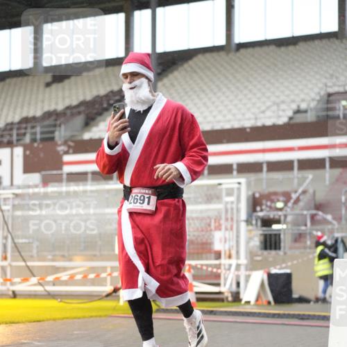 07.12.2025 - St. Pauli X-Mass-Run No. 15 Patografie http://msf.ph/oto/9377394 07.12.2025 10:08:04 Ziel 2691, 2692, 3627, 3628, 4231, 4623, 4624, 4626, 4734, 4737, 4740 meine-sportfotos.de