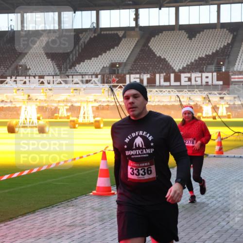 07.12.2025 - St. Pauli X-Mass-Run No. 15 Luisa Fischer http://msf.ph/oto/9377418 07.12.2025 10:01:19 Ziel 3336, 2378, 801, 855, 1050, 1418, 1887, 1892, 1976, 2348, 2378, 3084 meine-sportfotos.de