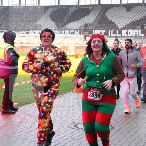 07.12.2025 - St. Pauli X-Mass-Run No. 15 Luisa Fischer http://msf.ph/oto/9377420 07.12.2025 10:26:22 Ziel 387, 15, 2896, 4775, 50, 129, 211, 369, 374, 387, 398, 404, 422, 1069, 1227, 1538, 1561, 1581, 1586, 2041, 2104, 2106, 2149, 2191, 2215, 2680, 2896, 3742, 3779, 3805, 3910, 3918, 4044, 4162, 4164, 4202, 4300, 4301, 4372, 4373, 4492, 4501, 4775, 4782 meine-sportfotos.de