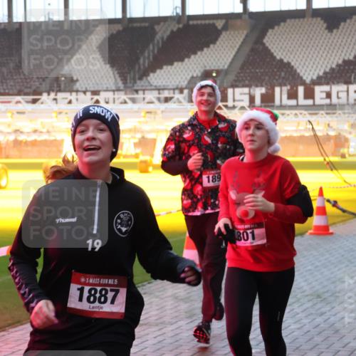 07.12.2025 - St. Pauli X-Mass-Run No. 15 Luisa Fischer http://msf.ph/oto/9377453 07.12.2025 10:01:26 Ziel 19, 15, 1887, 189, 801, 780, 783, 801, 855, 1050, 1418, 1887, 1892, 1976, 2348, 2378, 2528, 3084 meine-sportfotos.de
