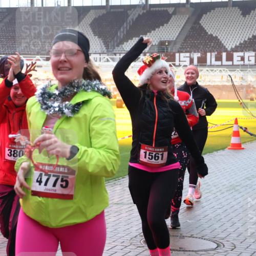 07.12.2025 - St. Pauli X-Mass-Run No. 15 Luisa Fischer http://msf.ph/oto/9377457 07.12.2025 10:26:27 Ziel 1910, 380, 15, 4775, 1561, 23, 28, 50, 129, 211, 368, 369, 374, 387, 398, 404, 422, 1069, 1227, 1538, 1561, 1581, 1586, 1639, 2041, 2104, 2106, 2149, 2191, 2215, 2896, 2922, 3698, 3699, 3742, 3779, 3805, 3910, 3918, 4044, 4093, 4162, 4164, 4202, 4300, 4301, 4372, 4373, 4492, 4501, 4529, 4532, 4775, 4782 meine-sportfotos.de