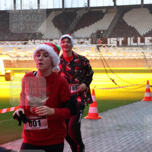 07.12.2025 - St. Pauli X-Mass-Run No. 15 Luisa Fischer http://msf.ph/oto/9377459 07.12.2025 10:01:27 Ziel 801, 189, 780, 783, 801, 855, 1050, 1887, 1892, 2348, 2378, 2528, 3084 meine-sportfotos.de