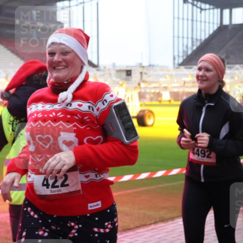 07.12.2025 - St. Pauli X-Mass-Run No. 15 Luisa Fischer http://msf.ph/oto/9377476 07.12.2025 10:26:29 Ziel 422, 4492, 23, 28, 50, 129, 211, 368, 369, 374, 387, 398, 404, 422, 1069, 1227, 1538, 1561, 1581, 1586, 1639, 2041, 2104, 2106, 2149, 2191, 2215, 2896, 2922, 3698, 3699, 3742, 3779, 3805, 3910, 3918, 4044, 4093, 4162, 4164, 4202, 4300, 4301, 4460, 4461, 4469, 4481, 4492, 4501, 4529, 4532, 4699, 4709, 4775, 4782, 5010 meine-sportfotos.de