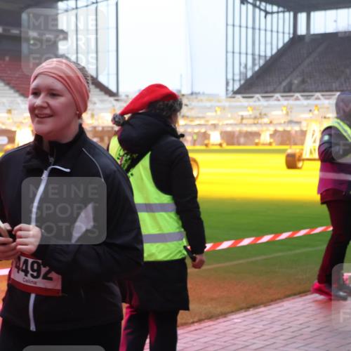 07.12.2025 - St. Pauli X-Mass-Run No. 15 Luisa Fischer http://msf.ph/oto/9377482 07.12.2025 10:26:30 Ziel 4492, 23, 28, 50, 129, 211, 368, 369, 374, 387, 398, 404, 422, 1069, 1227, 1538, 1561, 1581, 1586, 1638, 1639, 2041, 2104, 2106, 2149, 2191, 2215, 2896, 2922, 3698, 3699, 3742, 3779, 3805, 3910, 3918, 4044, 4093, 4162, 4164, 4300, 4301, 4460, 4461, 4469, 4481, 4492, 4501, 4529, 4532, 4699, 4703, 4709, 4775, 4782, 5010 meine-sportfotos.de