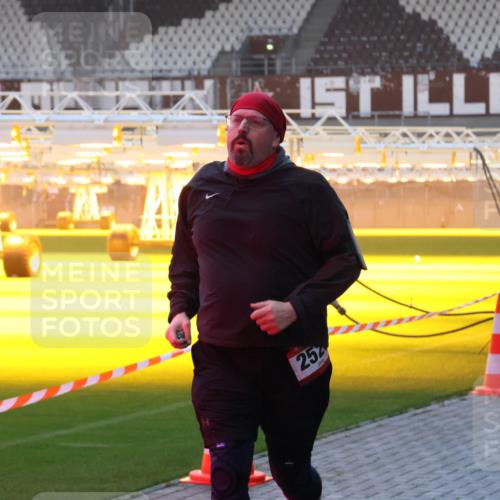 07.12.2025 - St. Pauli X-Mass-Run No. 15 Luisa Fischer http://msf.ph/oto/9377495 07.12.2025 10:01:38 Ziel 252, 118, 393, 780, 783, 801, 1050, 1124, 1294, 1760, 1887, 1892, 2378, 2528, 3084, 3187 meine-sportfotos.de