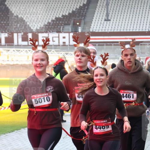 07.12.2025 - St. Pauli X-Mass-Run No. 15 Luisa Fischer http://msf.ph/oto/9377509 07.12.2025 10:27:02 Ziel 87, 15, 5010, 15, 4405, 15, 4461, 23, 28, 368, 1396, 1638, 1639, 2068, 2518, 2648, 2649, 2922, 3698, 3699, 3771, 3787, 3792, 3828, 4044, 4093, 4185, 4384, 4448, 4460, 4461, 4469, 4481, 4506, 4512, 4529, 4532, 4699, 4703, 4705, 4709, 5010 meine-sportfotos.de