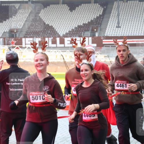 07.12.2025 - St. Pauli X-Mass-Run No. 15 Luisa Fischer http://msf.ph/oto/9377512 07.12.2025 10:27:02 Ziel 15, 501, 87, 4, 15, 4461, 4409, 368, 23, 28, 368, 1396, 1638, 1639, 2068, 2518, 2648, 2649, 2922, 3698, 3699, 3771, 3787, 3792, 3828, 4044, 4093, 4185, 4384, 4448, 4460, 4461, 4469, 4481, 4506, 4512, 4529, 4532, 4699, 4703, 4705, 4709, 5010 meine-sportfotos.de