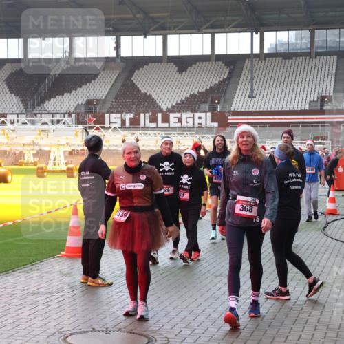 07.12.2025 - St. Pauli X-Mass-Run No. 15 Luisa Fischer http://msf.ph/oto/9377526 07.12.2025 10:27:11 Ziel 28, 23, 1639, 486, 4448, 368, 368, 23, 28, 159, 368, 1396, 1468, 1472, 1638, 1639, 2068, 2518, 2648, 2649, 2922, 3698, 3699, 3720, 3771, 3787, 3792, 3828, 4093, 4185, 4384, 4448, 4460, 4461, 4469, 4481, 4506, 4512, 4529, 4532, 4699, 4703, 4705, 4709, 5010 meine-sportfotos.de