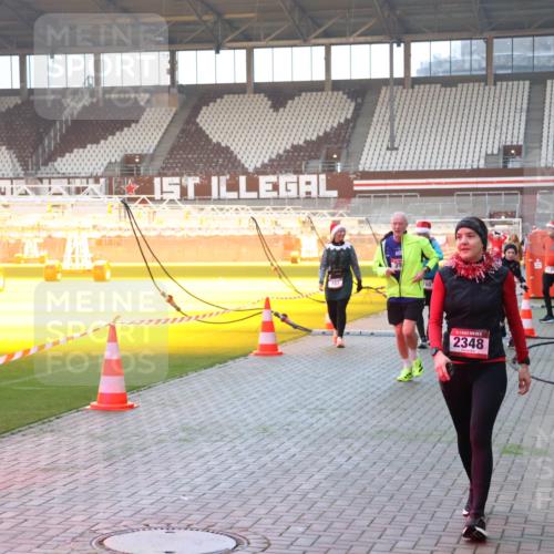 07.12.2025 - St. Pauli X-Mass-Run No. 15 Luisa Fischer http://msf.ph/oto/9377535 07.12.2025 10:01:48 Ziel 783, 2348, 118, 393, 780, 783, 801, 804, 1050, 1124, 1294, 1724, 1760, 1859, 1887, 1892, 2378, 2528, 2681, 3187, 3580, 3582, 3629, 3878 meine-sportfotos.de