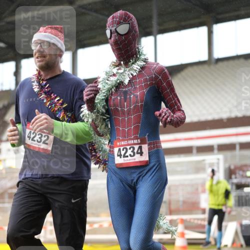 07.12.2025 - St. Pauli X-Mass-Run No. 15 Patografie http://msf.ph/oto/9377542 07.12.2025 10:08:34 Ziel 707, 1031, 2247, 2248, 2650, 3212, 3495, 3671, 3759, 4205, 4232, 4234, 4451 meine-sportfotos.de