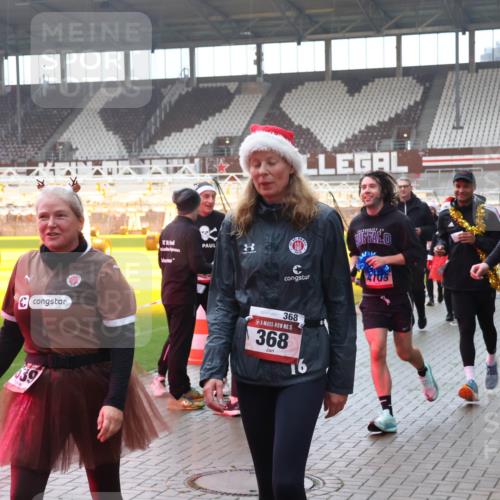 07.12.2025 - St. Pauli X-Mass-Run No. 15 Luisa Fischer http://msf.ph/oto/9377547 07.12.2025 10:27:14 Ziel 368, 15, 368, 16, 4709, 4699, 28, 159, 368, 1396, 1468, 1472, 1638, 1639, 2068, 2518, 2648, 2649, 3720, 3771, 3787, 3792, 3828, 4185, 4334, 4353, 4384, 4448, 4460, 4461, 4469, 4481, 4506, 4512, 4529, 4532, 4699, 4703, 4705, 4709, 5010 meine-sportfotos.de