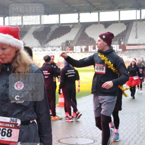 07.12.2025 - St. Pauli X-Mass-Run No. 15 Luisa Fischer http://msf.ph/oto/9377558 07.12.2025 10:27:15 Ziel 1910, 368, 15, 368, 4699, 28, 159, 1396, 1468, 1472, 1638, 2068, 2518, 2648, 2649, 3720, 3771, 3787, 3792, 3828, 4185, 4334, 4353, 4384, 4448, 4460, 4461, 4469, 4481, 4506, 4512, 4529, 4532, 4699, 4703, 4705, 4709, 5010 meine-sportfotos.de