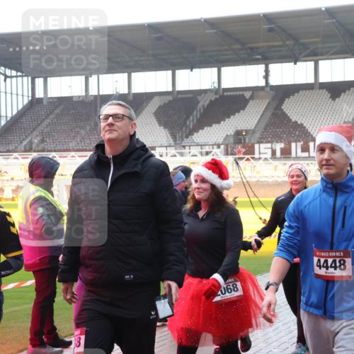 07.12.2025 - St. Pauli X-Mass-Run No. 15 Luisa Fischer http://msf.ph/oto/9377591 07.12.2025 10:27:22 Ziel 24, 264, 38, 068, 15, 4448, 1510, 159, 1312, 1317, 1396, 1468, 1472, 1618, 3720, 3771, 3787, 3792, 3828, 4185, 4225, 4334, 4353, 4384, 4391, 4409, 4410, 4506, 4512, 4705 meine-sportfotos.de