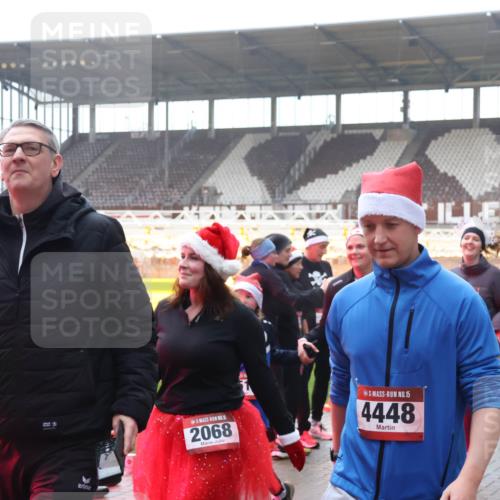 07.12.2025 - St. Pauli X-Mass-Run No. 15 Luisa Fischer http://msf.ph/oto/9377597 07.12.2025 10:27:23 Ziel 2, 5, 2068, 15, 4448, 1510, 159, 1312, 1317, 1396, 1468, 1472, 1618, 3720, 3771, 3787, 3792, 3828, 4185, 4225, 4334, 4353, 4384, 4391, 4409, 4410, 4506, 4512, 4705 meine-sportfotos.de