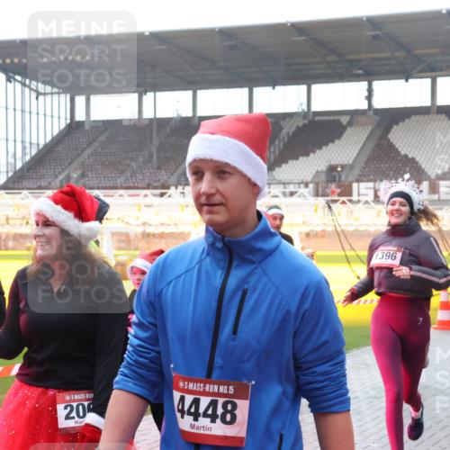 07.12.2025 - St. Pauli X-Mass-Run No. 15 Luisa Fischer http://msf.ph/oto/9377602 07.12.2025 10:27:23 Ziel 20, 15, 4448, 1396, 1510, 7, 159, 1312, 1317, 1396, 1468, 1472, 1618, 3720, 3771, 3787, 3792, 3828, 4185, 4225, 4334, 4353, 4384, 4391, 4409, 4410, 4506, 4512, 4705 meine-sportfotos.de
