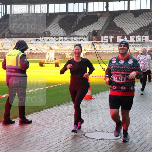 07.12.2025 - St. Pauli X-Mass-Run No. 15 Luisa Fischer http://msf.ph/oto/9377701 07.12.2025 10:27:39 Ziel 899, 3828, 1468, 1472, 159, 1312, 1317, 1468, 1472, 1618, 3571, 3714, 3715, 3720, 3722, 3723, 3771, 3787, 3793, 3828, 4185, 4225, 4334, 4353, 4384, 4391, 4409, 4410, 4435, 4705 meine-sportfotos.de