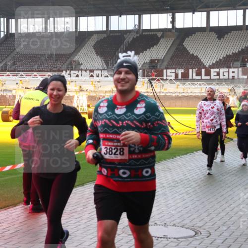 07.12.2025 - St. Pauli X-Mass-Run No. 15 Luisa Fischer http://msf.ph/oto/9377707 07.12.2025 10:27:40 Ziel 3828, 1472, 1468, 159, 1312, 1317, 1468, 1472, 1618, 2677, 3571, 3706, 3707, 3714, 3715, 3720, 3722, 3723, 3771, 3787, 3793, 3828, 4185, 4225, 4334, 4353, 4384, 4391, 4409, 4410, 4435 meine-sportfotos.de