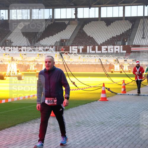 07.12.2025 - St. Pauli X-Mass-Run No. 15 Luisa Fischer http://msf.ph/oto/9377718 07.12.2025 10:02:44 Ziel 959, 1934, 304, 63, 304, 1105, 1828, 1829, 1934, 2472, 2510, 2514, 2604, 2908, 2923, 3944 meine-sportfotos.de