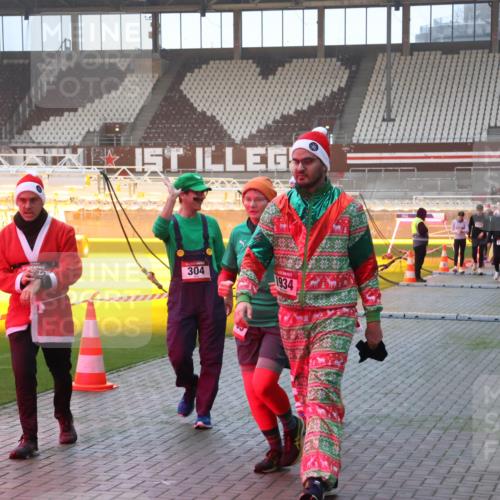 07.12.2025 - St. Pauli X-Mass-Run No. 15 Luisa Fischer http://msf.ph/oto/9377734 07.12.2025 10:02:55 Ziel 1, 304, 1934, 3, 63, 304, 1105, 1828, 1829, 1934, 2472, 2510, 2514, 2604, 2780, 2781, 2908, 2923, 3518, 3892, 3944 meine-sportfotos.de