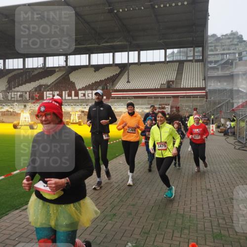 07.12.2025 - St. Pauli X-Mass-Run No. 15 Fabian Wolf http://msf.ph/oto/9377738 07.12.2025 10:06:29 Ziel 34, 187, 562, 1369, 1479, 1480, 1832, 1946, 3213, 3232, 3534, 3535, 3536, 3537, 4459, 4657, 4672, 4677, 4736, 4739 meine-sportfotos.de