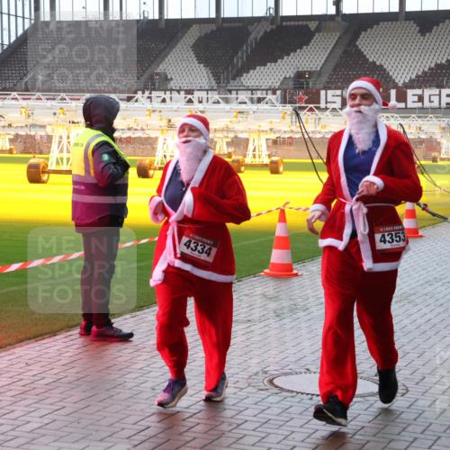07.12.2025 - St. Pauli X-Mass-Run No. 15 Luisa Fischer http://msf.ph/oto/9377740 07.12.2025 10:27:47 Ziel 4334, 4353, 4391, 1618, 159, 175, 1312, 1317, 1468, 1472, 1618, 2060, 2677, 3154, 3156, 3571, 3706, 3707, 3714, 3715, 3720, 3722, 3723, 3793, 4225, 4334, 4353, 4391, 4409, 4410, 4435, 4515, 4516 meine-sportfotos.de