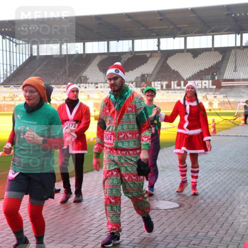 07.12.2025 - St. Pauli X-Mass-Run No. 15 Luisa Fischer http://msf.ph/oto/9377745 07.12.2025 10:02:57 Ziel 9472, 1934, 63, 304, 1105, 1828, 1829, 1934, 2510, 2514, 2604, 2780, 2781, 2908, 2923, 3518, 3892, 3944 meine-sportfotos.de