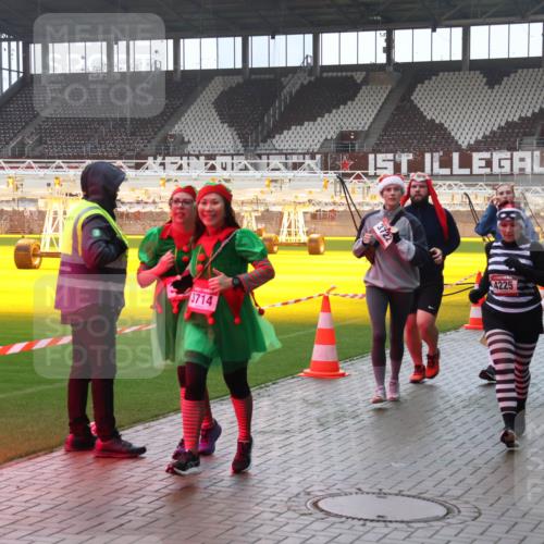 07.12.2025 - St. Pauli X-Mass-Run No. 15 Luisa Fischer http://msf.ph/oto/9377749 07.12.2025 10:27:55 Ziel 3714, 3722, 4225, 1312, 4435, 175, 1312, 1317, 1468, 1472, 1618, 2060, 2101, 2188, 2677, 3154, 3156, 3458, 3571, 3706, 3707, 3713, 3714, 3715, 3720, 3722, 3723, 3793, 4225, 4334, 4353, 4383, 4391, 4409, 4410, 4435, 4462, 4463, 4515, 4516 meine-sportfotos.de