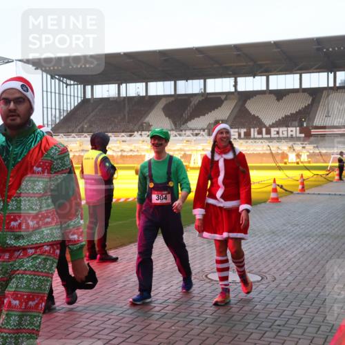 07.12.2025 - St. Pauli X-Mass-Run No. 15 Luisa Fischer http://msf.ph/oto/9377757 07.12.2025 10:02:59 Ziel 14, 5, 934, 304, 63, 304, 885, 918, 1105, 1314, 1828, 1829, 1934, 2510, 2514, 2604, 2780, 2781, 2908, 2923, 3284, 3518, 3892, 3944 meine-sportfotos.de
