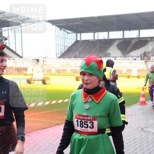 07.12.2025 - St. Pauli X-Mass-Run No. 15 Luisa Fischer http://msf.ph/oto/9377760 07.12.2025 11:06:01 Ziel 15, 360, 15, 1853, 2884, 199, 200, 201, 434, 831, 924, 925, 927, 929, 932, 973, 1046, 1049, 1092, 1196, 1208, 1311, 1428, 1432, 1492, 1600, 1608, 1630, 1840, 1841, 2006, 2254, 2884, 3272, 3278 meine-sportfotos.de