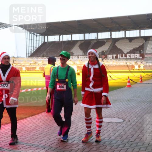 07.12.2025 - St. Pauli X-Mass-Run No. 15 Luisa Fischer http://msf.ph/oto/9377767 07.12.2025 10:02:59 Ziel 2472, 304, 63, 304, 885, 918, 1105, 1314, 1828, 1829, 1934, 2510, 2514, 2604, 2780, 2781, 2908, 2923, 3284, 3518, 3892, 3944 meine-sportfotos.de