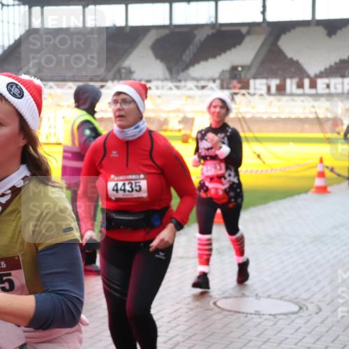 07.12.2025 - St. Pauli X-Mass-Run No. 15 Luisa Fischer http://msf.ph/oto/9377785 07.12.2025 10:28:01 Ziel 15, 35, 4435, 3793, 1, 175, 1312, 1317, 1618, 1717, 2060, 2101, 2188, 2677, 3154, 3156, 3458, 3571, 3706, 3707, 3713, 3714, 3715, 3722, 3723, 3793, 4132, 4133, 4225, 4350, 4383, 4391, 4409, 4410, 4435, 4462, 4463, 4515, 4516, 4875 meine-sportfotos.de
