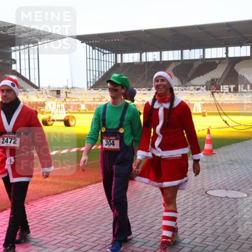 07.12.2025 - St. Pauli X-Mass-Run No. 15 Luisa Fischer http://msf.ph/oto/9377790 07.12.2025 10:03:00 Ziel 15, 2472, 304, 63, 304, 885, 918, 1105, 1314, 1828, 1829, 1934, 2510, 2514, 2604, 2780, 2781, 2908, 2923, 3284, 3518, 3892, 3944 meine-sportfotos.de