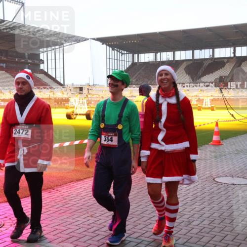 07.12.2025 - St. Pauli X-Mass-Run No. 15 Luisa Fischer http://msf.ph/oto/9377792 07.12.2025 10:03:00 Ziel 15, 2472, 304, 63, 304, 885, 918, 1105, 1314, 1828, 1829, 1934, 2510, 2514, 2604, 2780, 2781, 2908, 2923, 3284, 3518, 3892, 3944 meine-sportfotos.de