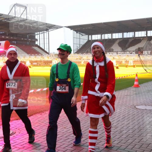 07.12.2025 - St. Pauli X-Mass-Run No. 15 Luisa Fischer http://msf.ph/oto/9377794 07.12.2025 10:03:01 Ziel 15, 2472, 304, 63, 304, 885, 918, 1105, 1314, 1828, 1829, 1934, 2510, 2514, 2604, 2780, 2781, 2908, 2923, 3284, 3518, 3892, 3944 meine-sportfotos.de