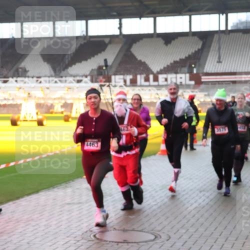 07.12.2025 - St. Pauli X-Mass-Run No. 15 Luisa Fischer http://msf.ph/oto/9377832 07.12.2025 10:28:13 Ziel 4463, 3571, 175, 1507, 1717, 1742, 1745, 2060, 2101, 2188, 2677, 3154, 3156, 3412, 3458, 3571, 3706, 3707, 3713, 3714, 3715, 3722, 3723, 3729, 3730, 3793, 3879, 3881, 3883, 4064, 4065, 4132, 4133, 4189, 4344, 4350, 4383, 4435, 4453, 4454, 4462, 4463, 4515, 4516, 4527, 4538, 4700, 4704, 4708, 4710, 4875 meine-sportfotos.de