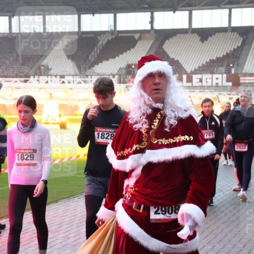 07.12.2025 - St. Pauli X-Mass-Run No. 15 Luisa Fischer http://msf.ph/oto/9377850 07.12.2025 10:03:21 Ziel 15, 1829, 1828, 6502, 2908, 2781, 2923, 442, 177, 442, 443, 460, 885, 918, 936, 943, 956, 963, 1105, 1118, 1314, 1594, 1828, 1829, 2505, 2510, 2514, 2682, 2780, 2781, 2908, 3284, 3417, 3518, 3892 meine-sportfotos.de