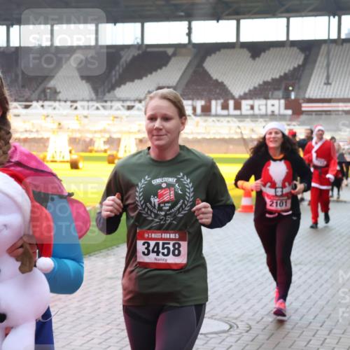 07.12.2025 - St. Pauli X-Mass-Run No. 15 Luisa Fischer http://msf.ph/oto/9377868 07.12.2025 10:28:17 Ziel 206, 15, 3458, 2101, 175, 1507, 1717, 1742, 1745, 2060, 2101, 2188, 2677, 3154, 3156, 3412, 3458, 3706, 3707, 3713, 3714, 3715, 3722, 3723, 3727, 3729, 3730, 3793, 3879, 3881, 3883, 4064, 4065, 4132, 4133, 4159, 4160, 4189, 4344, 4350, 4376, 4380, 4383, 4435, 4453, 4454, 4462, 4463, 4515, 4516, 4527, 4538, 4700, 4704, 4708, 4710, 4875 meine-sportfotos.de