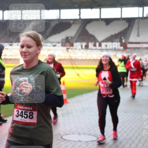 07.12.2025 - St. Pauli X-Mass-Run No. 15 Luisa Fischer http://msf.ph/oto/9377870 07.12.2025 10:28:17 Ziel 3458, 2101, 175, 1507, 1717, 1742, 1745, 2060, 2101, 2188, 2677, 3154, 3156, 3412, 3458, 3706, 3707, 3713, 3714, 3715, 3722, 3723, 3727, 3729, 3730, 3793, 3879, 3881, 3883, 4064, 4065, 4132, 4133, 4159, 4160, 4189, 4344, 4350, 4376, 4380, 4383, 4435, 4453, 4454, 4462, 4463, 4515, 4516, 4527, 4538, 4700, 4704, 4708, 4710, 4875 meine-sportfotos.de