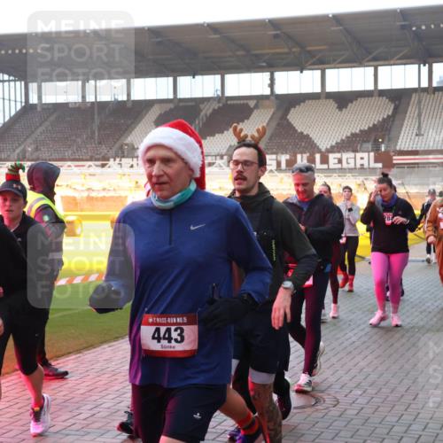 07.12.2025 - St. Pauli X-Mass-Run No. 15 Luisa Fischer http://msf.ph/oto/9377886 07.12.2025 10:03:25 Ziel 25, 442, 15, 443, 284, 943, 177, 177, 442, 443, 460, 885, 918, 936, 943, 956, 963, 965, 1105, 1118, 1314, 1594, 2505, 2510, 2514, 2682, 2780, 2781, 2908, 3284, 3417, 3518, 3892 meine-sportfotos.de